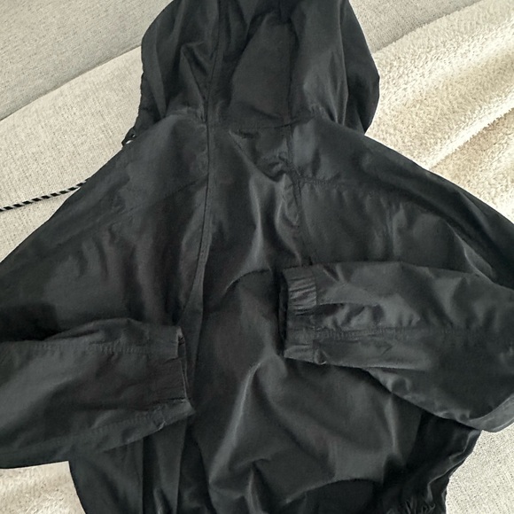 Lululemon cropped jacket - Picture 4 of 8